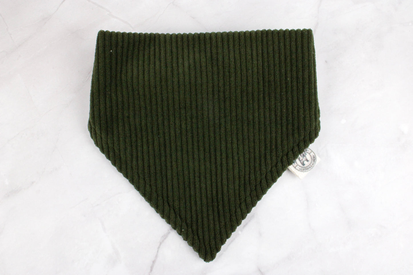 Hundehalstuch aus Cordstoff  – Olive