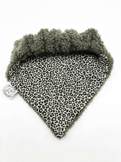 Hundehalstuch aus Teddystoff mit Gummizug - Olive