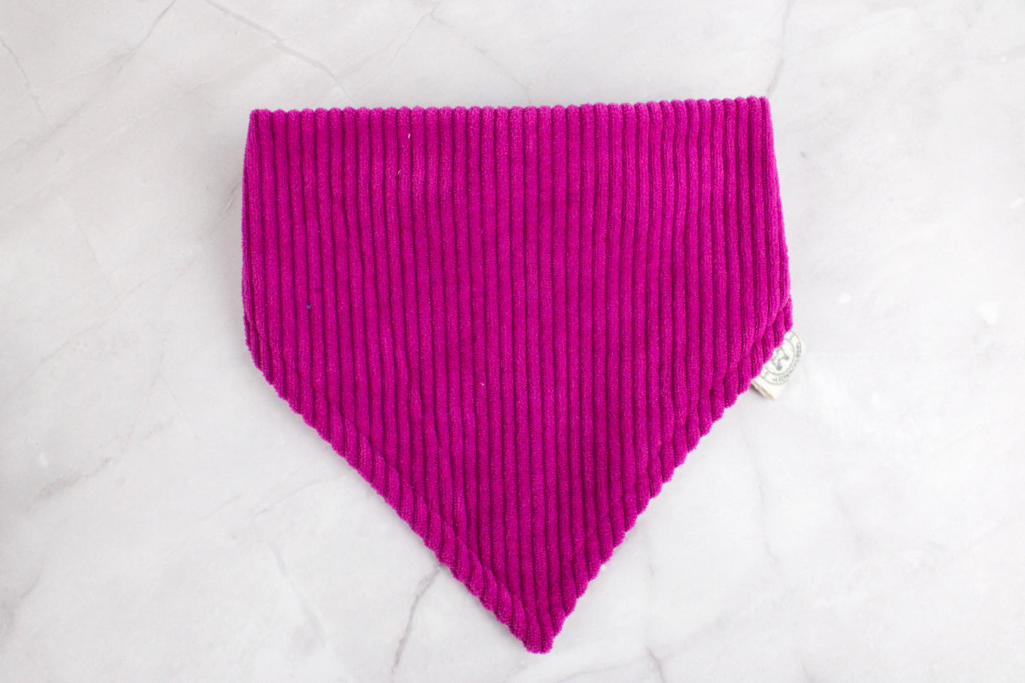 Hundehalstuch aus Cordstoff  – Fuchsia